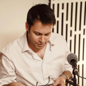 Image représentant des livres sur les médias, incluant des sujets comme la presse, les médias sociaux et la communication